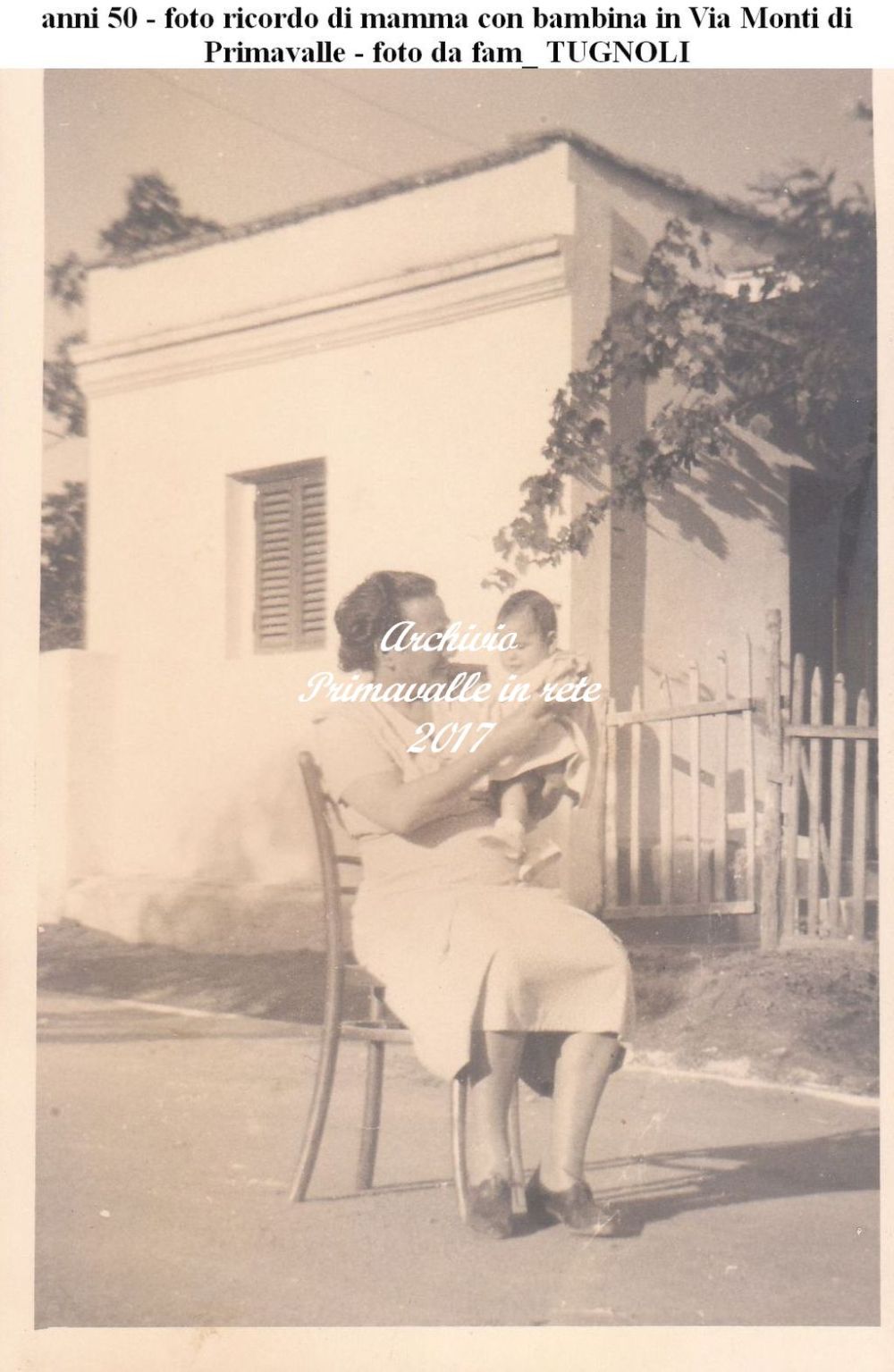 anni 50 - foto ricordo di mamma con bambina in Via Monti di Primavalle - foto da fam_ TUGNOLI